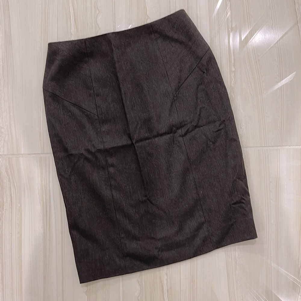 Gorgeous brown Antonio Melani lined pencil skirt.